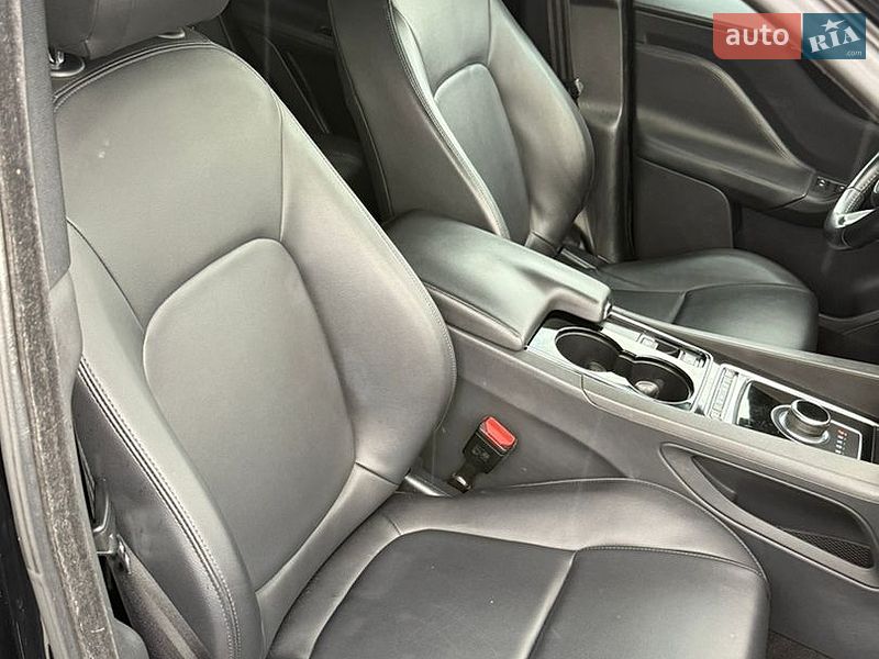 Внедорожник / Кроссовер Jaguar F-Pace 2016 в Хмельницком