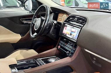 Позашляховик / Кросовер Jaguar F-Pace 2016 в Дніпрі