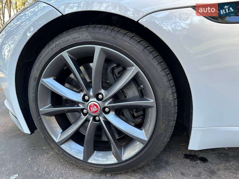 Купе Jaguar F-Type 2016 в Черкассах