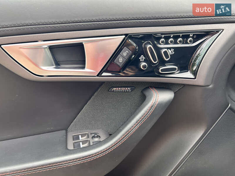 Купе Jaguar F-Type 2015 в Дніпрі