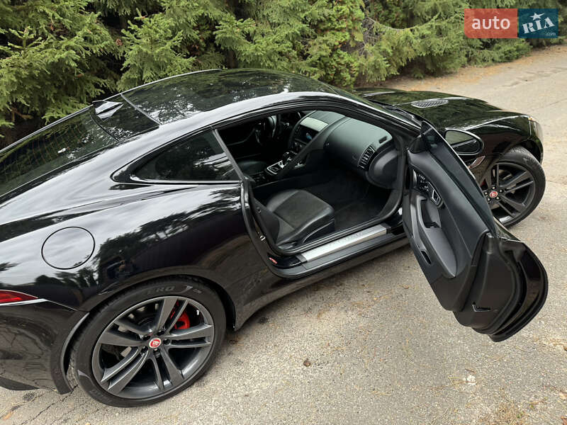 Купе Jaguar F-Type 2015 в Киеве