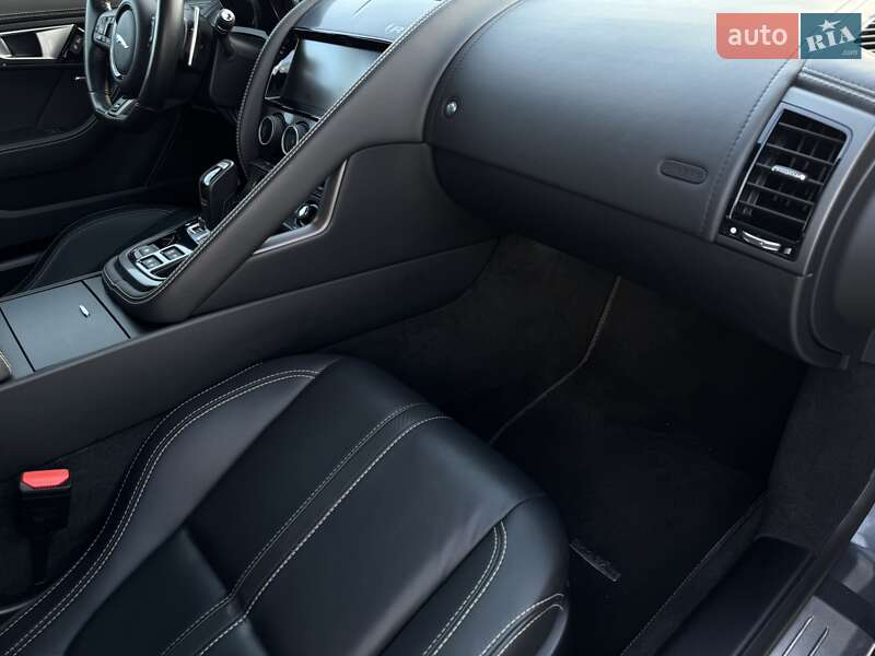 Купе Jaguar F-Type 2015 в Киеве