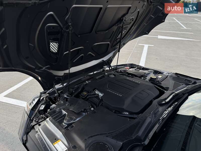 Купе Jaguar F-Type 2015 в Киеве