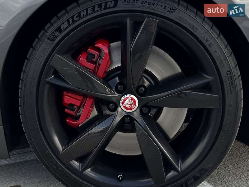 Купе Jaguar F-Type 2015 в Киеве