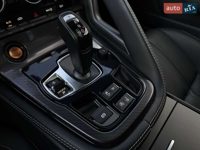 Купе Jaguar F-Type 2015 в Киеве