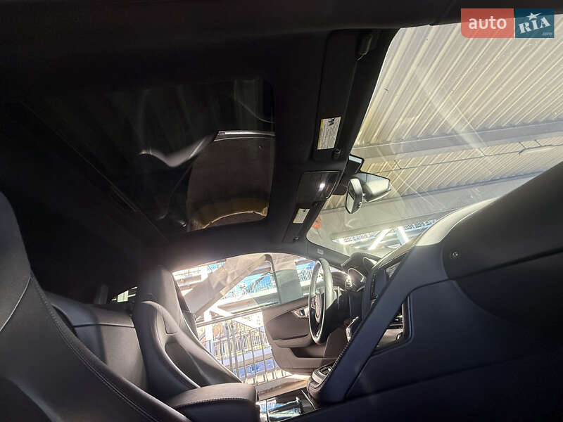 Купе Jaguar F-Type 2015 в Киеве