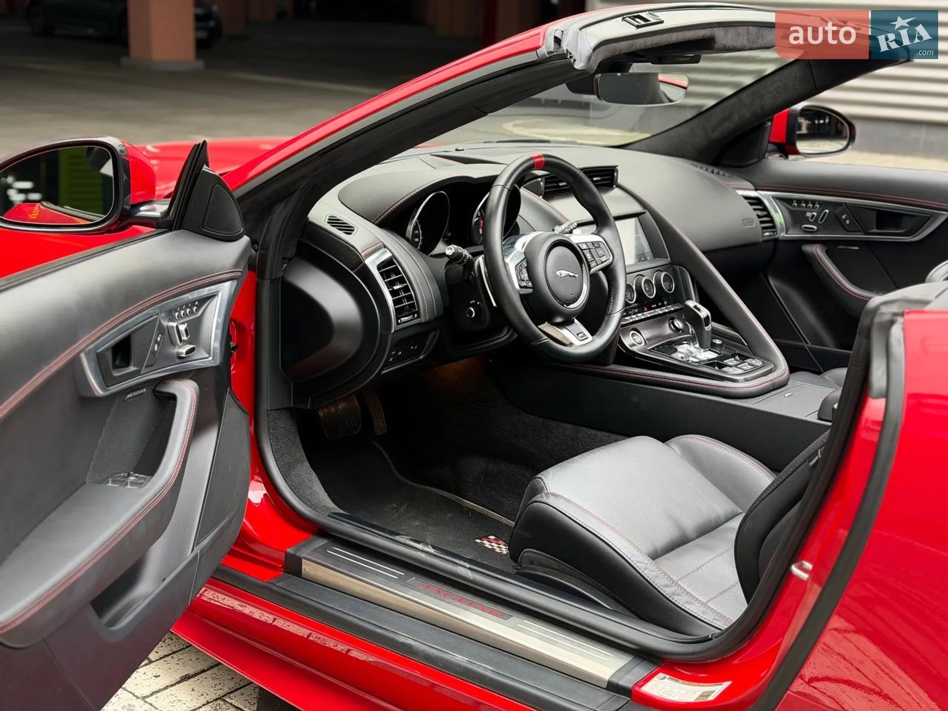 2019 Jaguar F-Type - мініатюра 11