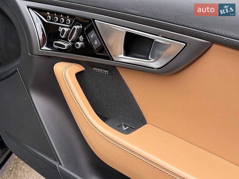 Купе Jaguar F-Type 2016 в Киеве фото 12 Купе Jaguar F-Type 2016 в Киеве