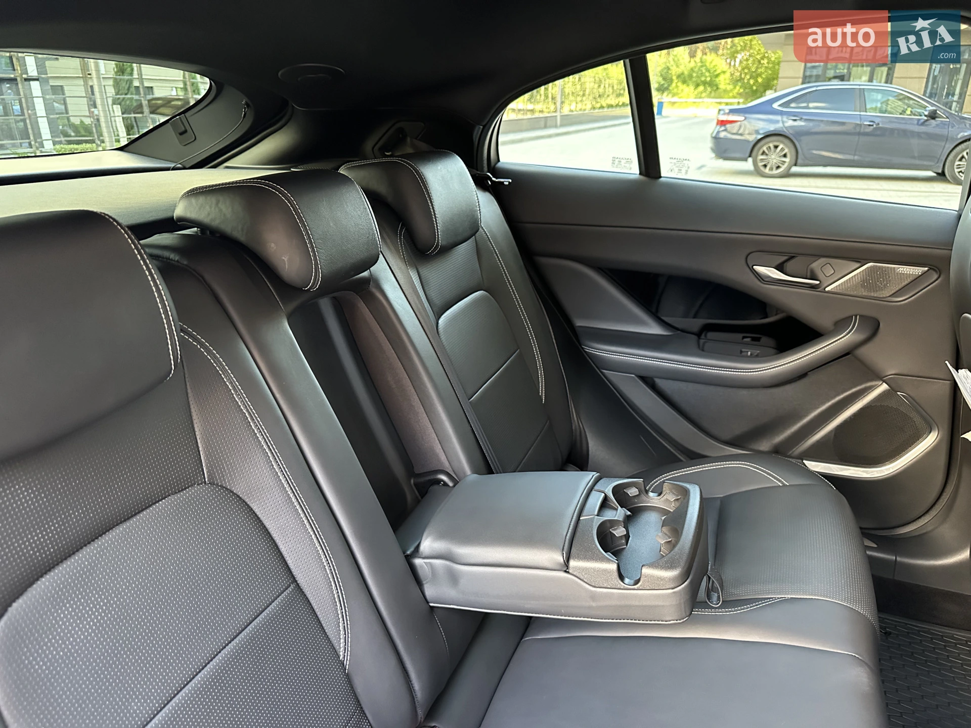 2020 Jaguar I-Pace - мініатюра 23