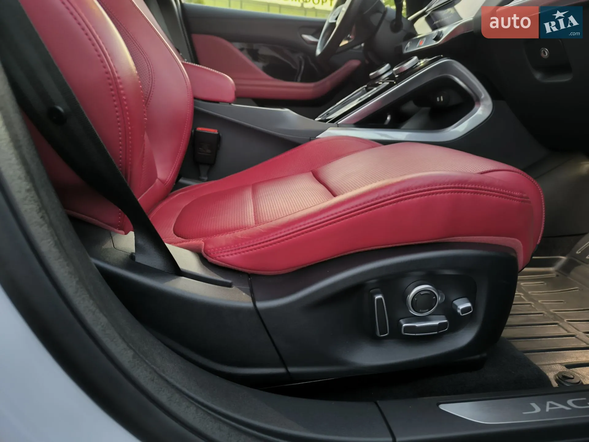 2019 Jaguar I-Pace - мініатюра 18