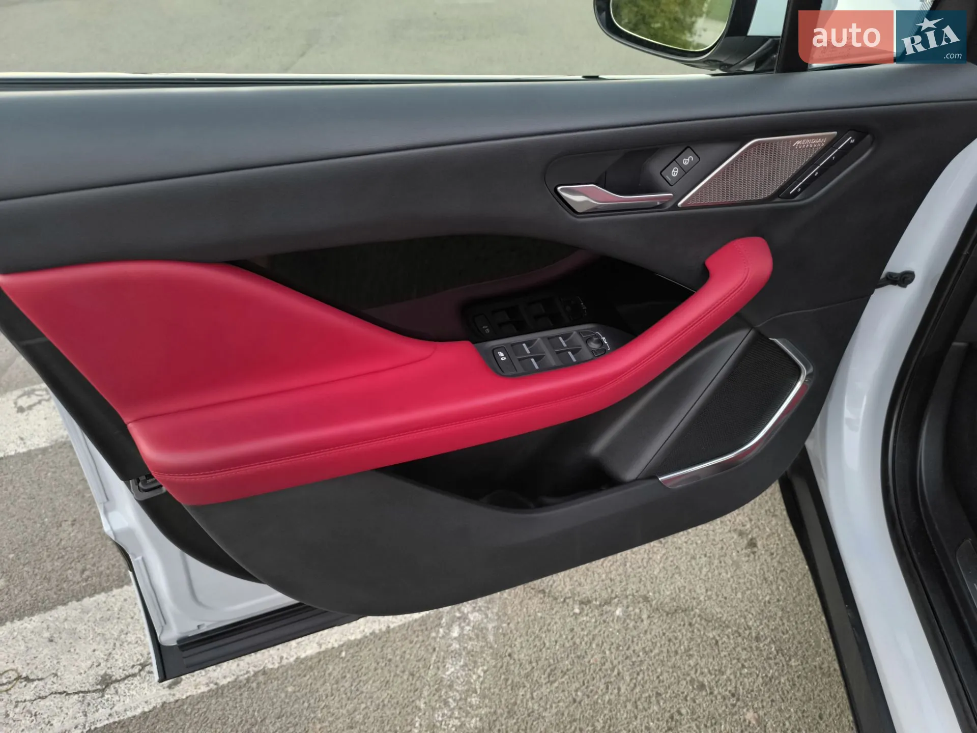 2019 Jaguar I-Pace - мініатюра 27