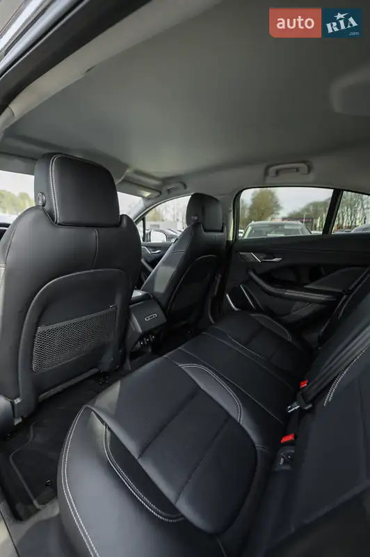 Внедорожник / Кроссовер Jaguar I-Pace 2018 в 