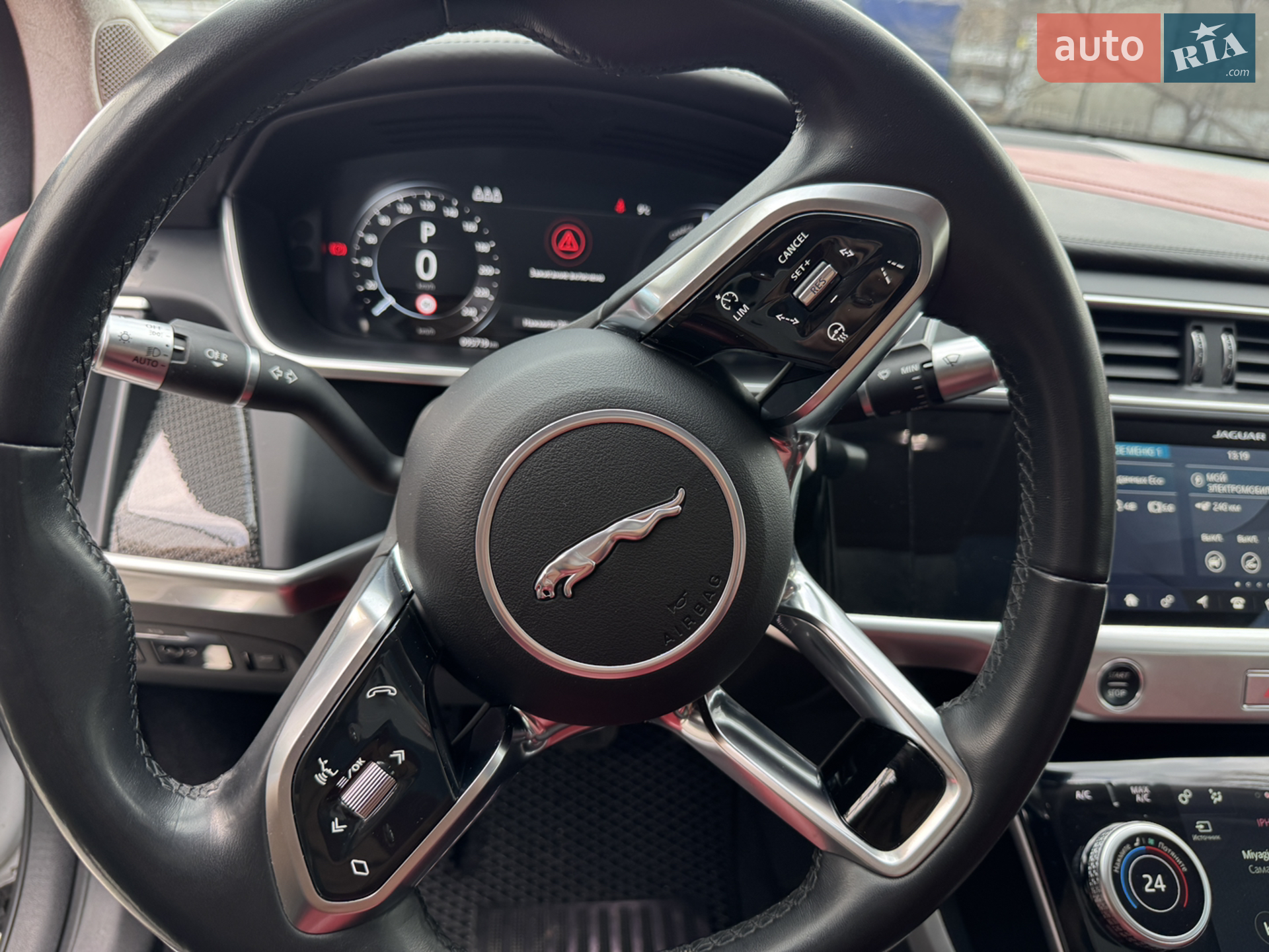 2019 Jaguar I-Pace - мініатюра 19
