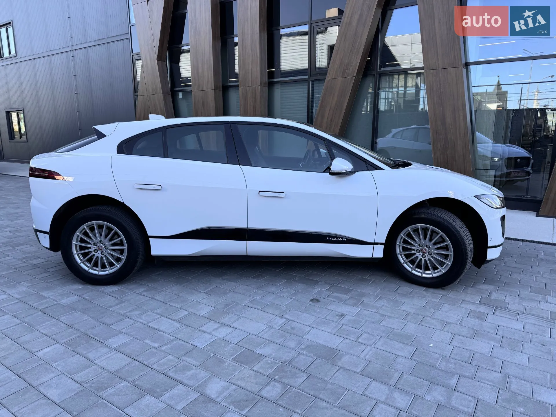 2019 Jaguar I-Pace - мініатюра 10