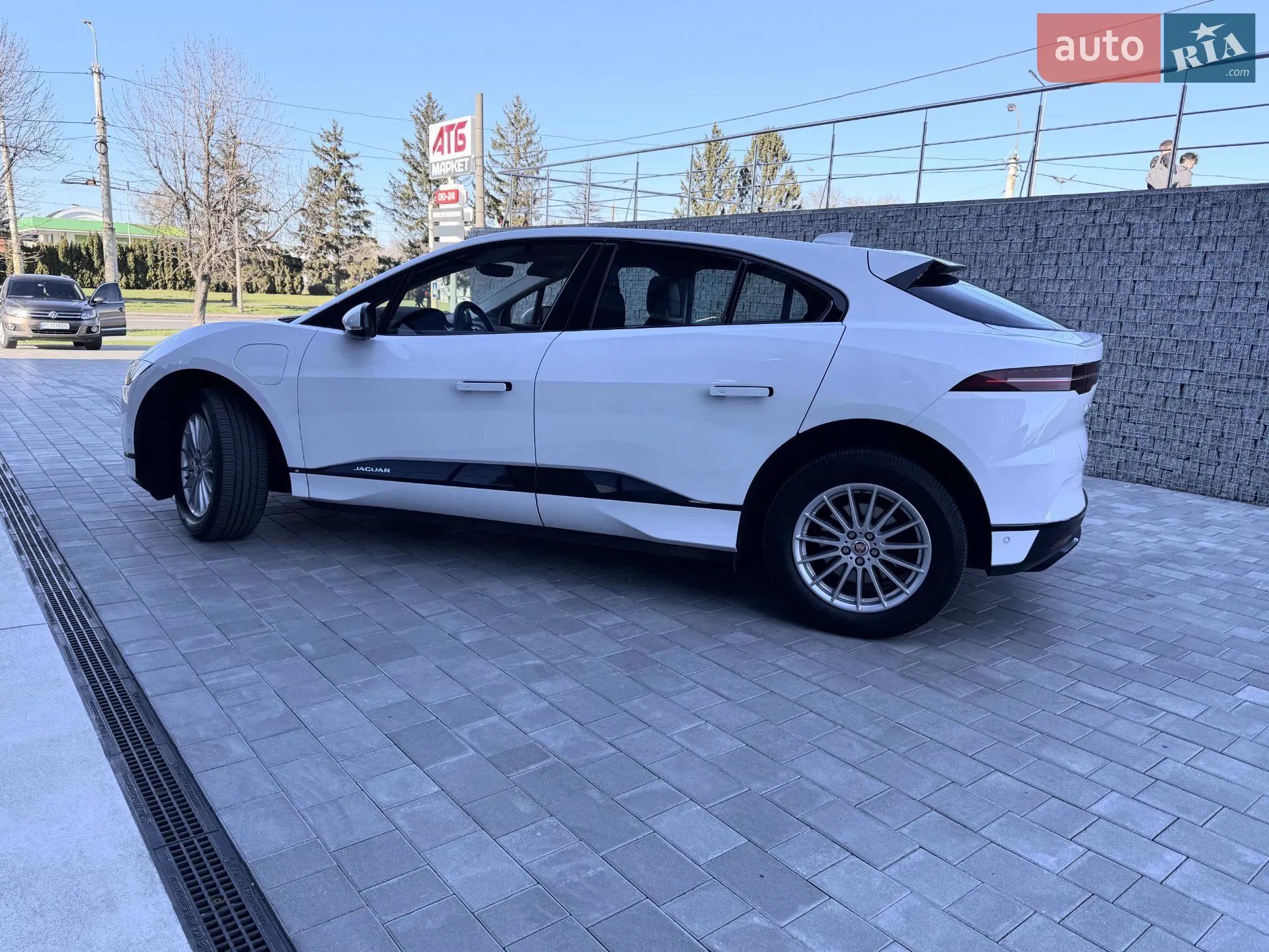 2019 Jaguar I-Pace - мініатюра 15