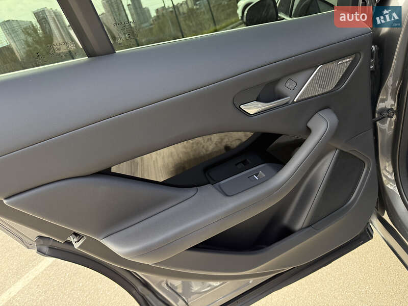 Внедорожник / Кроссовер Jaguar I-Pace 2018 в Киеве фото 33 Внедорожник / Кроссовер Jaguar I-Pace 2018 в Киеве