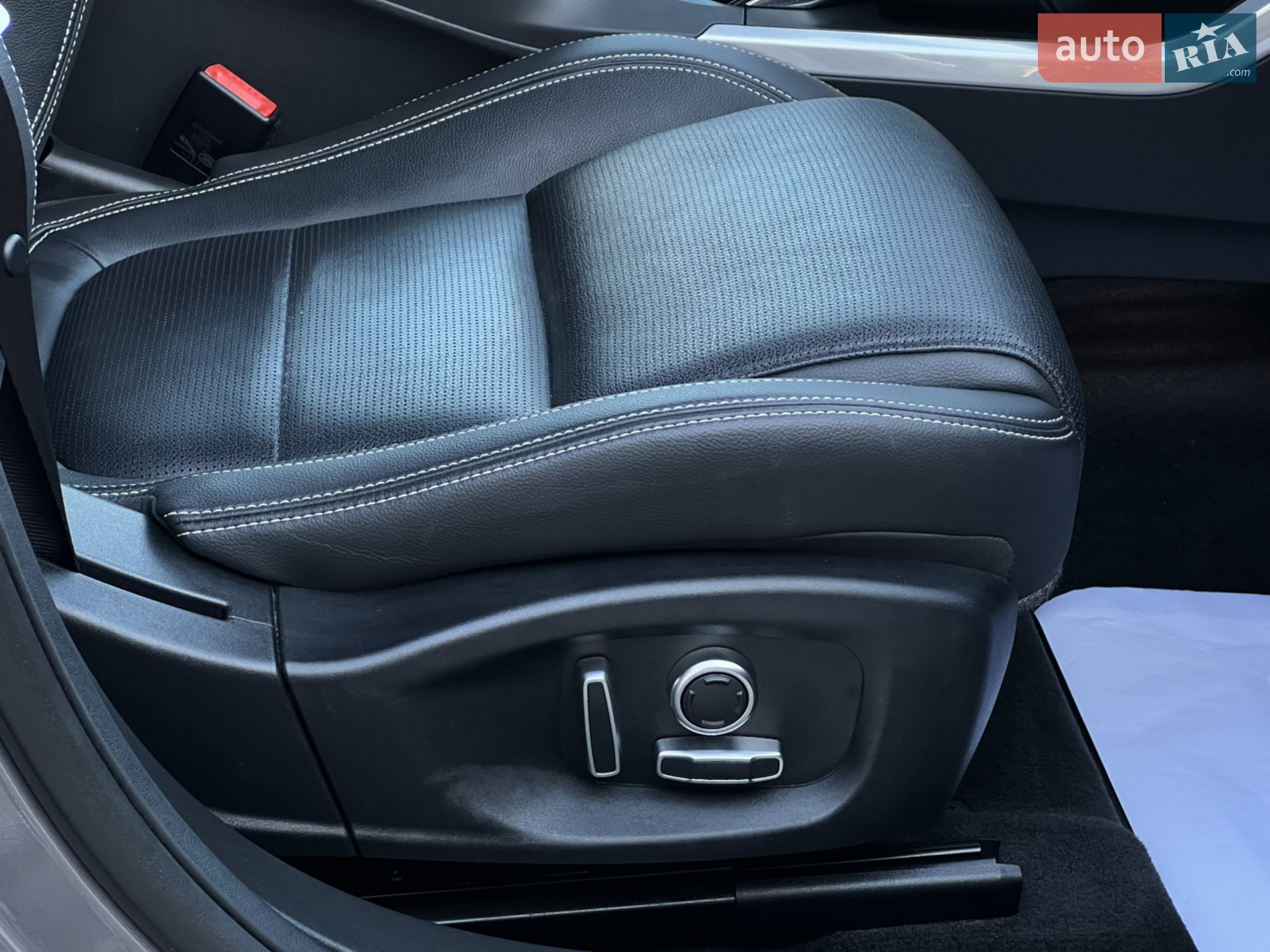 2020 Jaguar I-Pace - мініатюра 17