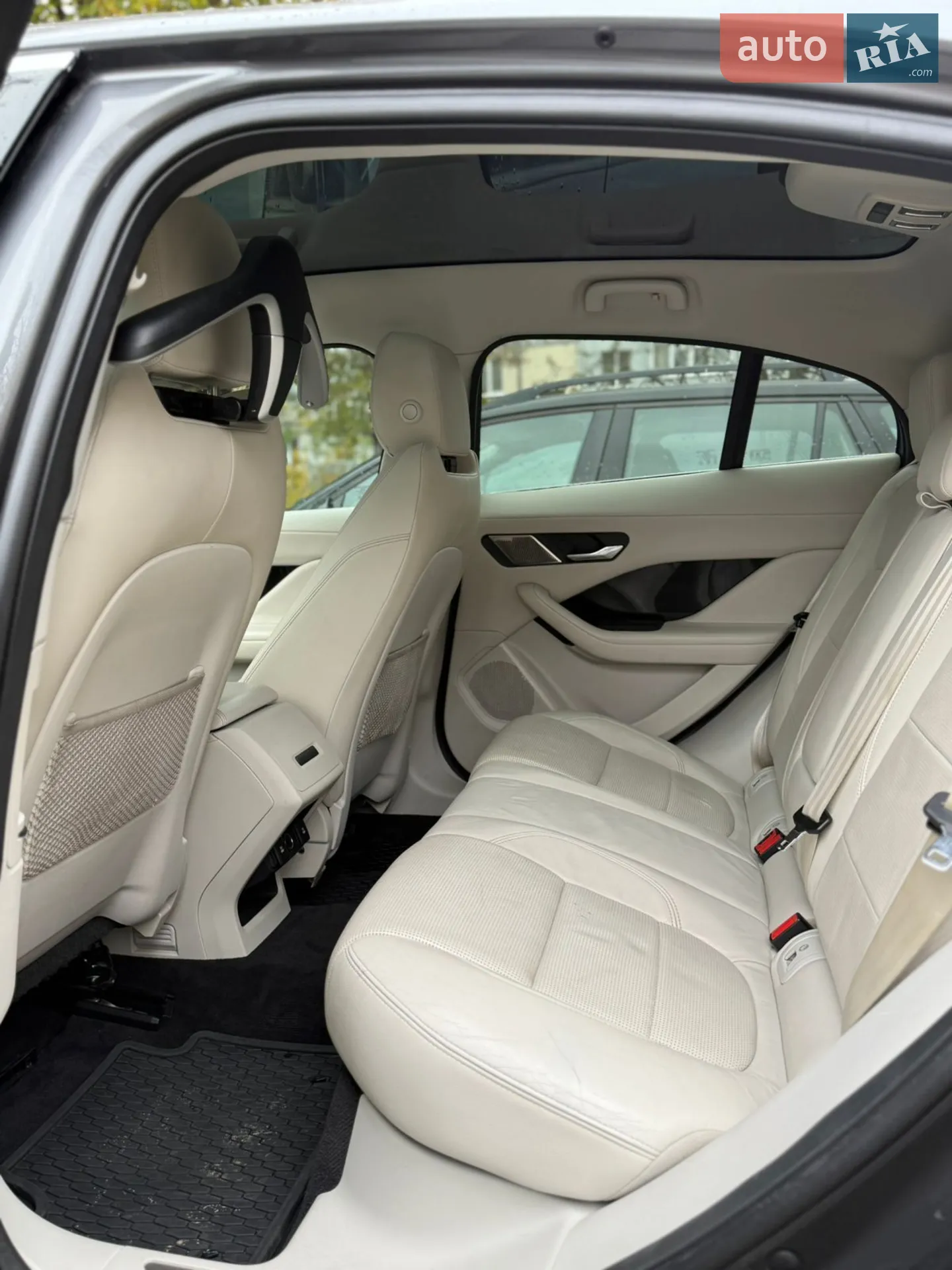 2019 Jaguar I-Pace - мініатюра 14