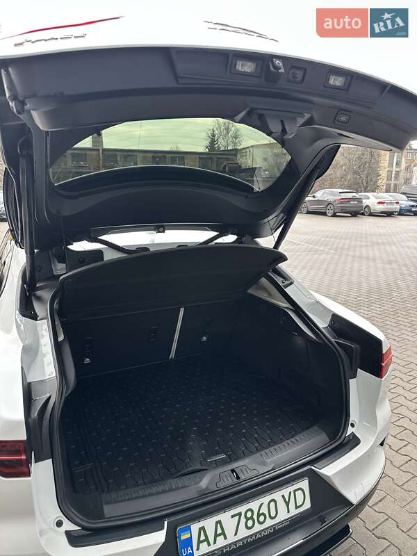Внедорожник / Кроссовер Jaguar I-Pace 2018 в Киеве фото 25 Внедорожник / Кроссовер Jaguar I-Pace 2018 в Киеве