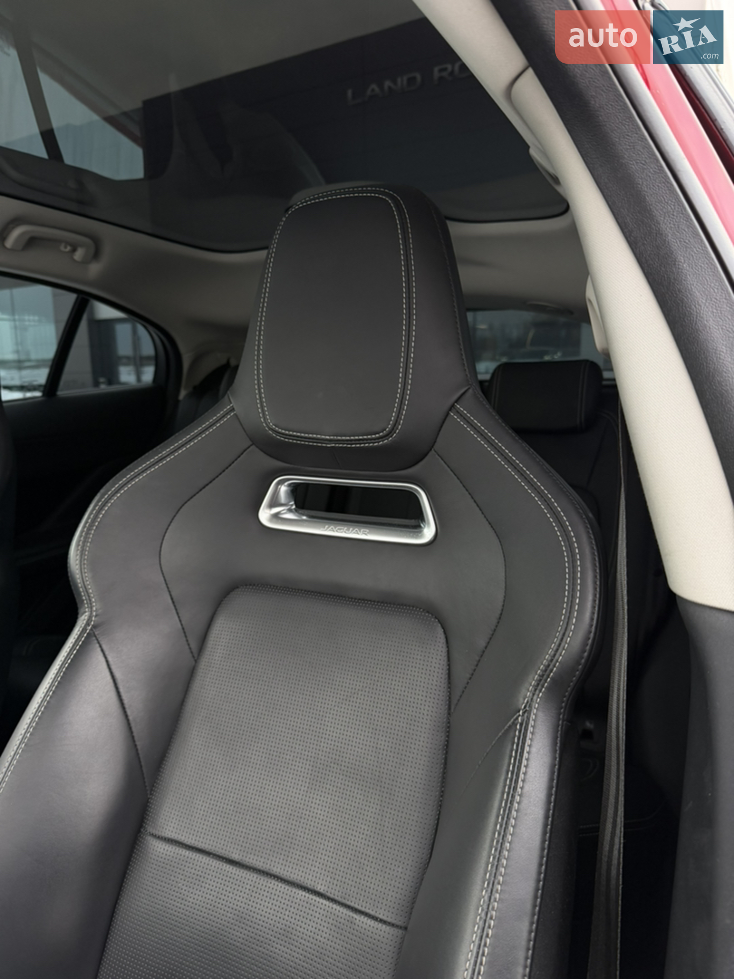 2019 Jaguar I-Pace - мініатюра 32