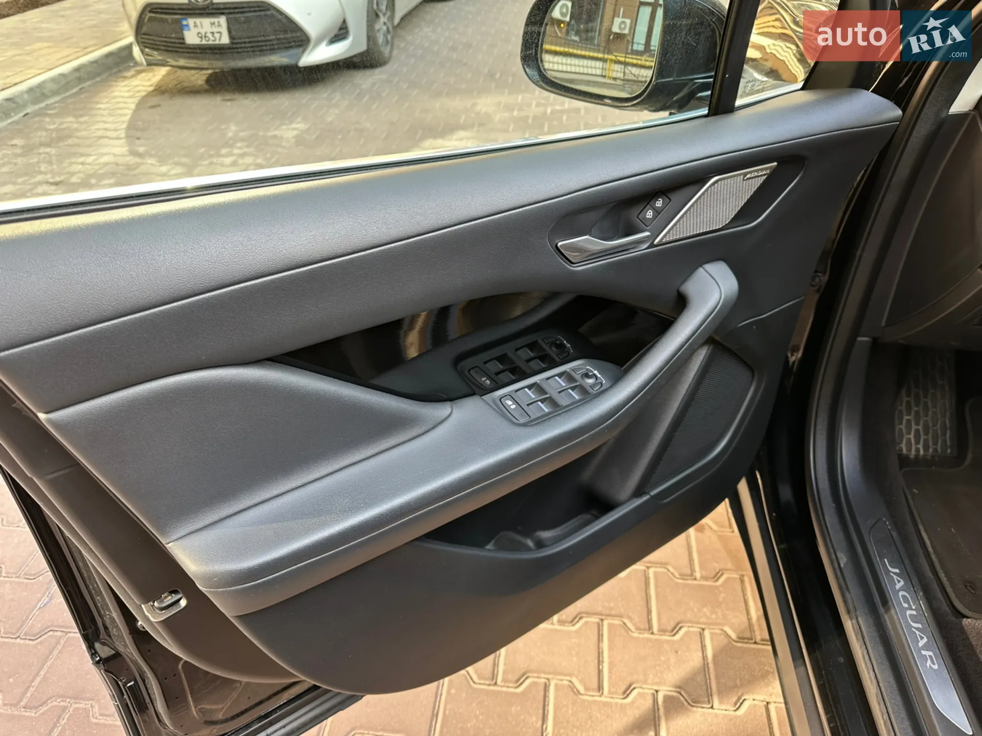 2020 Jaguar I-Pace - мініатюра 24