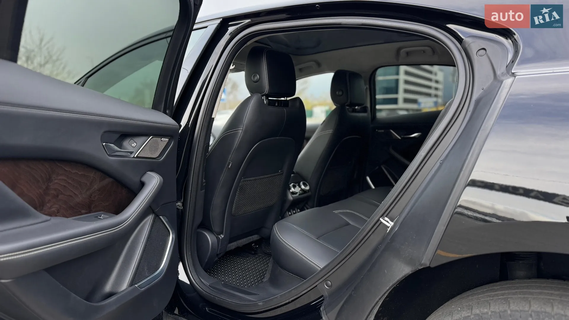 2019 Jaguar I-Pace - мініатюра 24