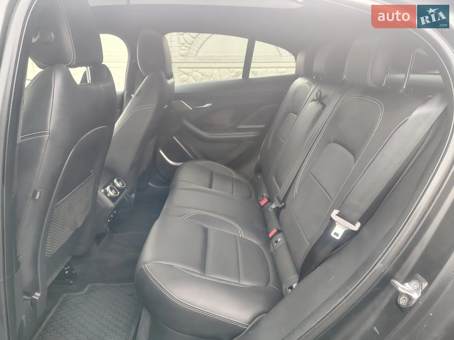 2019 Jaguar I-Pace - мініатюра 15