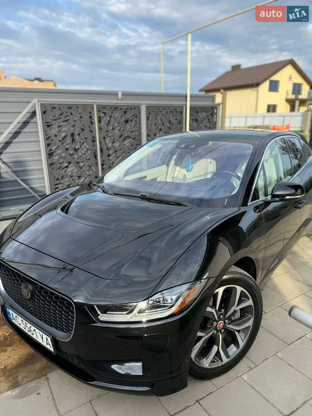 2019 Jaguar I-Pace - мініатюра 2