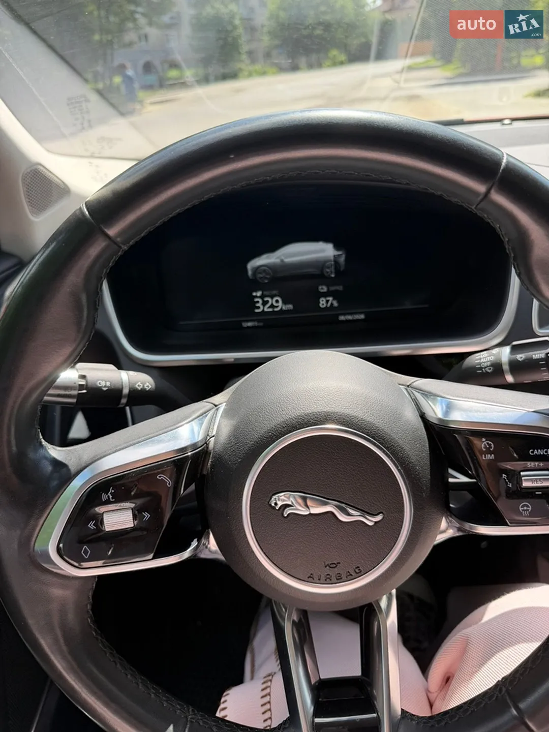 2019 Jaguar I-Pace - мініатюра 30