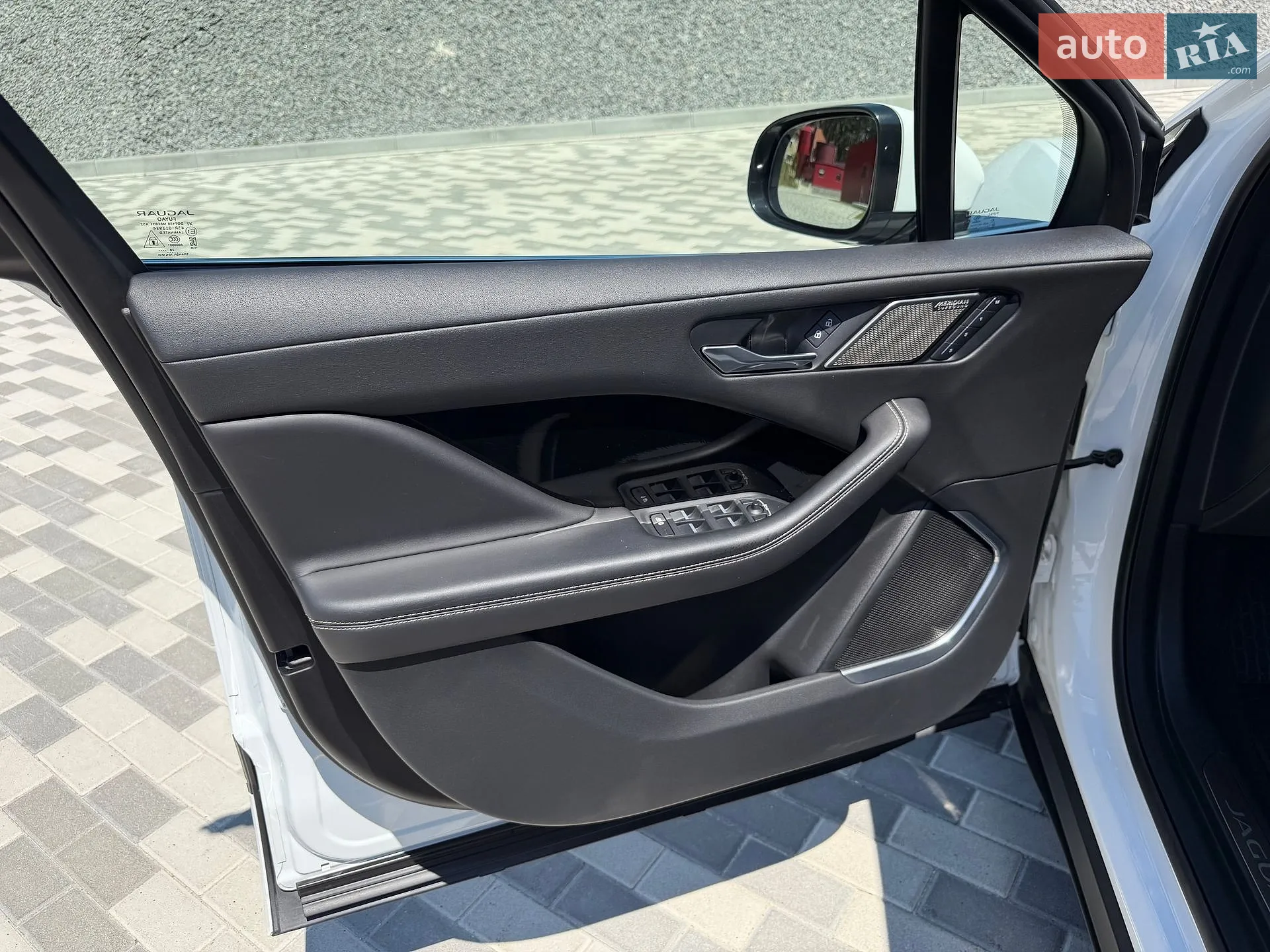 2021 Jaguar I-Pace - мініатюра 30