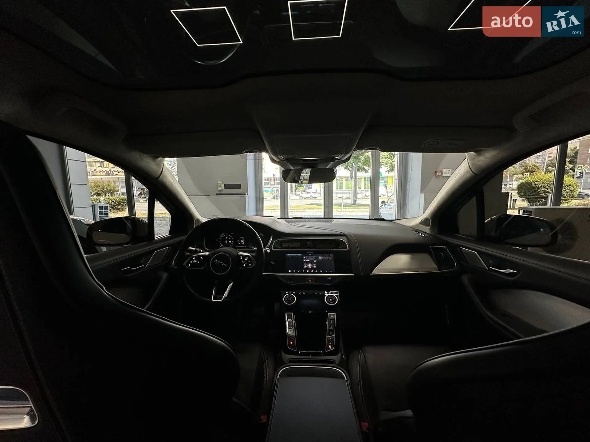 2019 Jaguar I-Pace - мініатюра 17