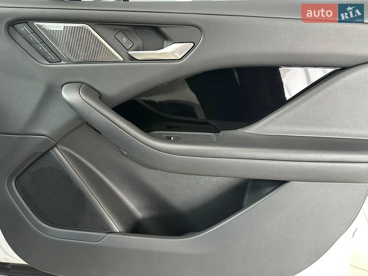 2021 Jaguar I-Pace - мініатюра 24