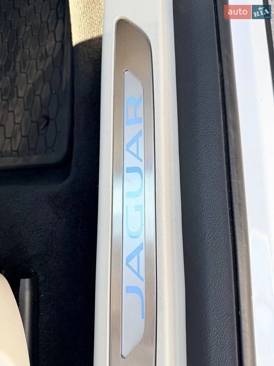 2019 Jaguar I-Pace - мініатюра 15