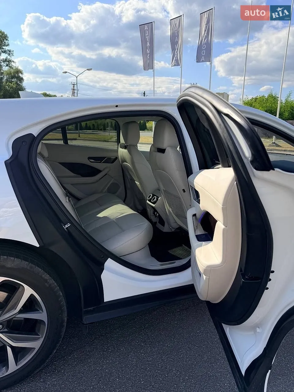 2019 Jaguar I-Pace - мініатюра 22