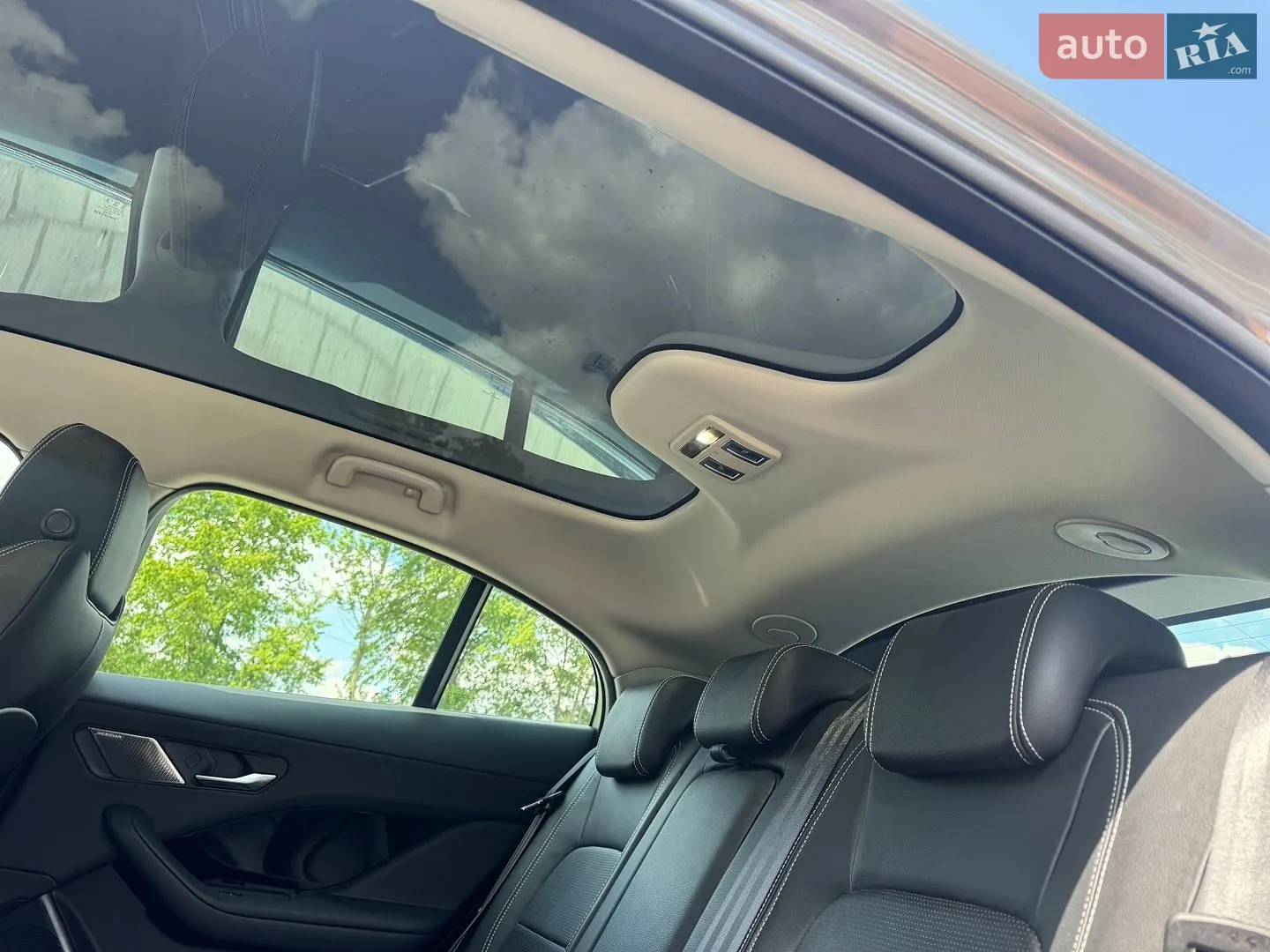 2019 Jaguar I-Pace - мініатюра 31