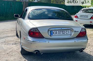 Седан Jaguar S-Type 2001 в Киеве