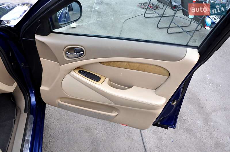 Седан Jaguar S-Type 2001 в Львові