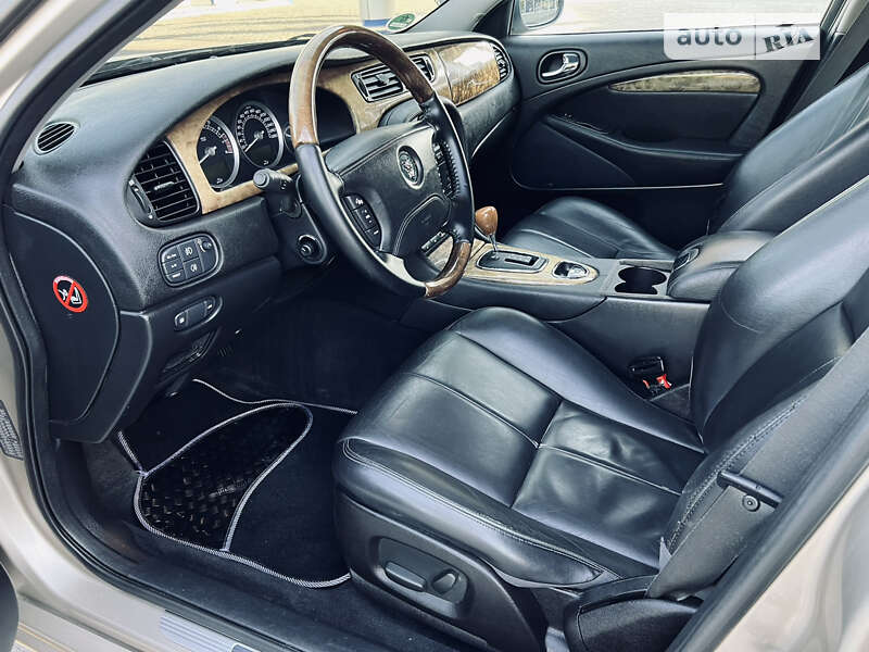 Седан Jaguar S-Type 2005 в Дніпрі