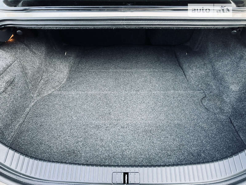 Седан Jaguar S-Type 2005 в Дніпрі