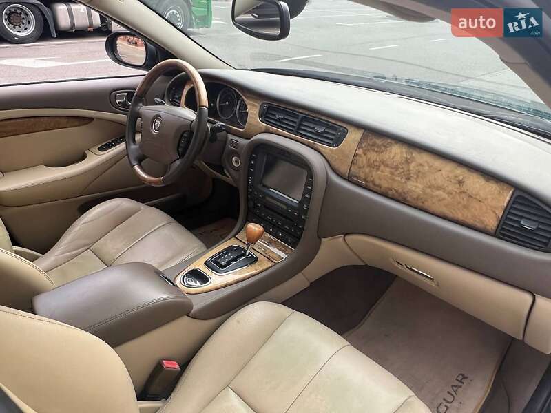 Седан Jaguar S-Type 2004 в Киеве