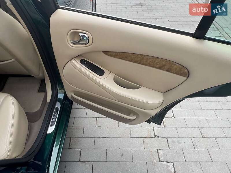 Седан Jaguar S-Type 2004 в Киеве