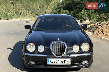 Седан Jaguar S-Type 2000 в 