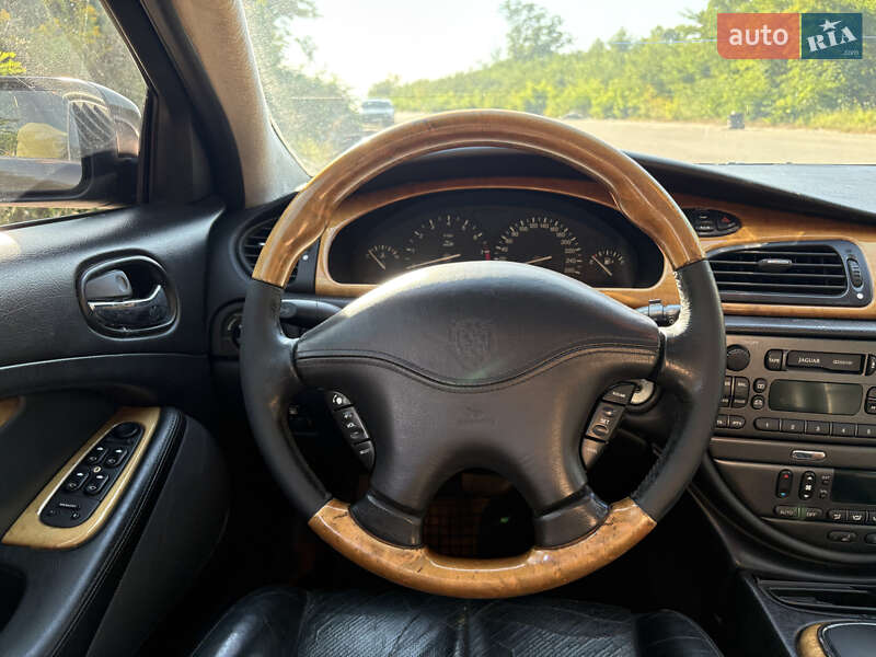 Седан Jaguar S-Type 2000 в Киеве