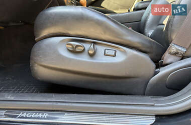 Седан Jaguar S-Type 2000 в 
