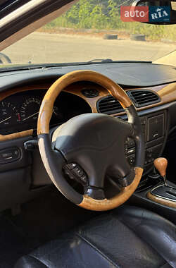 Седан Jaguar S-Type 2000 в 