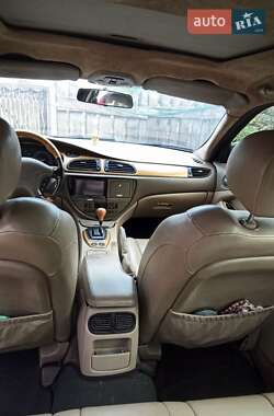 Седан Jaguar S-Type 2000 в 