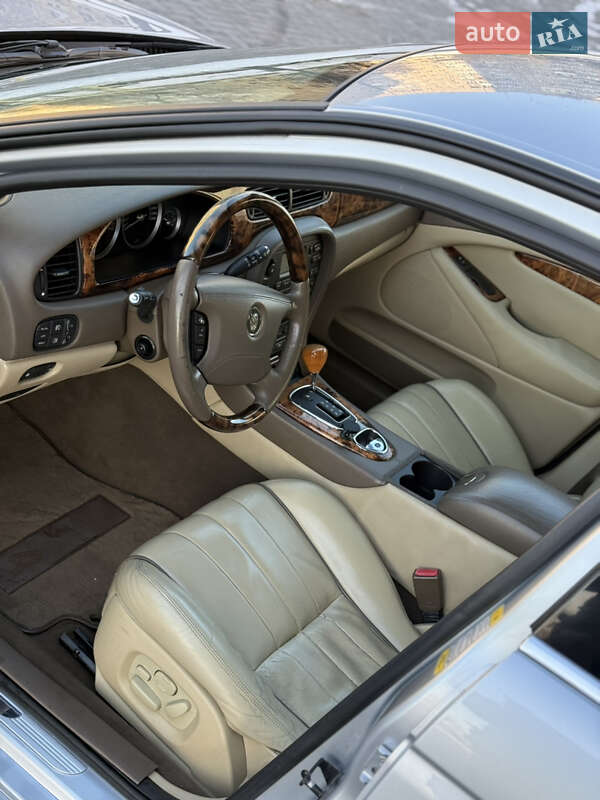 Седан Jaguar S-Type 2007 в Днепре
