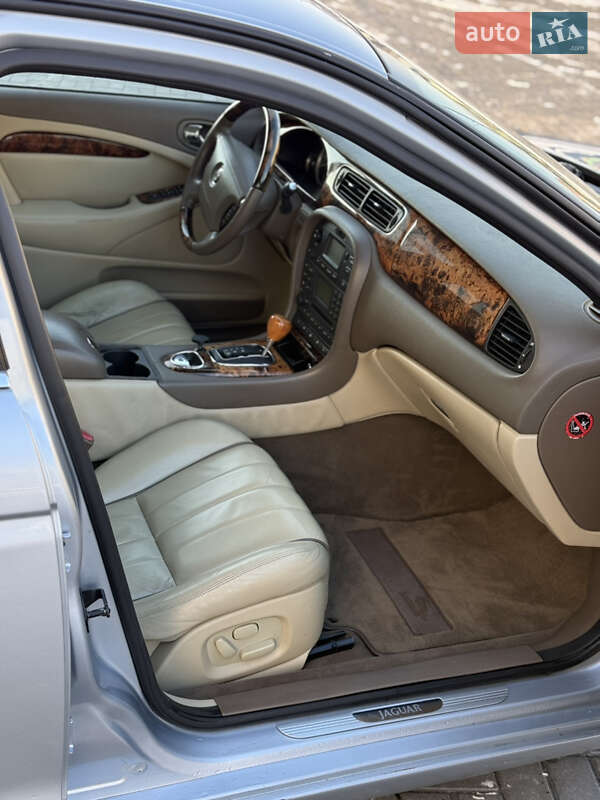 Седан Jaguar S-Type 2007 в Днепре