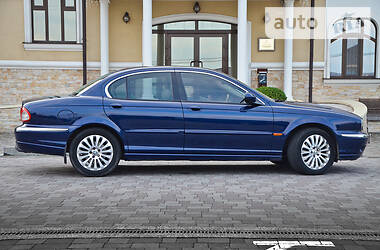 Седан Jaguar X-Type 2003 в Сарнах