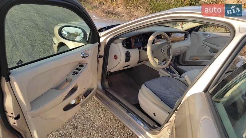 Седан Jaguar X-Type 2002 в Одесі